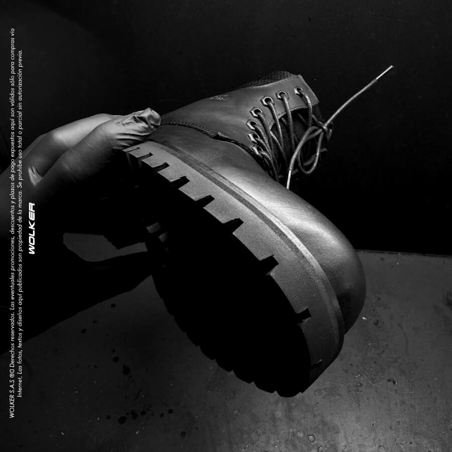 Botas Blaster en cuero, Diseño Belfort 100% en cuero genuino italiano, Suela armada, cordones encerados y caña media, Top Boots Wolker 103